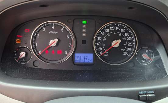 HYUNDAI-AZERA-2010