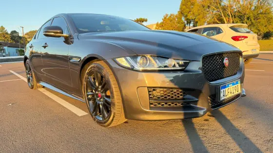 JAGUAR XE 2.0 16V INGENIUM P250 GASOLINA R-SPORT 4P AUTOMÁTICO