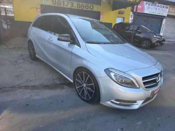 MERCEDES-BENZ B 200 1.6 SPORT TURBO GASOLINA 4P AUTOMÁTICO