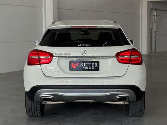 MERCEDES-BENZ-GLA 200-2016
