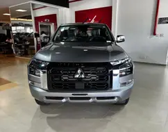 MITSUBISHI TRITON 2.4 BITURBO DIESEL CD HPE 4X4 AUTOMÁTICO MITSUBISHI TRITON 2.4 BITURBO DIESEL CD HPE 4X4 AUTOMÁTICO