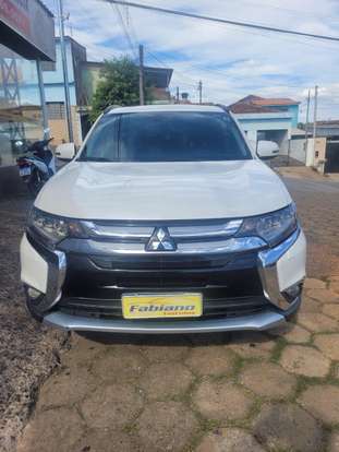MITSUBISHI-OUTLANDER-2015