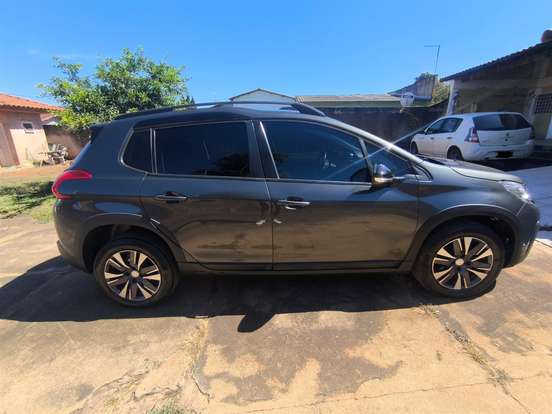 PEUGEOT-2008-2019