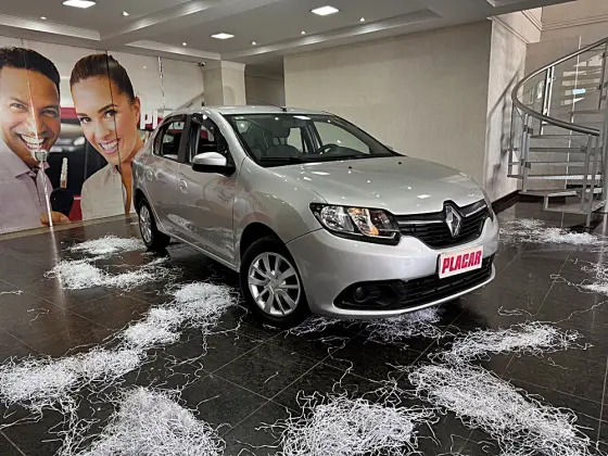 RENAULT LOGAN 1.6 EXPRESSION 8V FLEX 4P MANUAL RENAULT LOGAN 1.6 EXPRESSION 8V FLEX 4P MANUAL