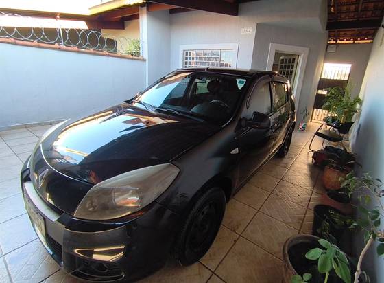 RENAULT SANDERO 1.0 AUTHENTIQUE 16V FLEX 4P MANUAL