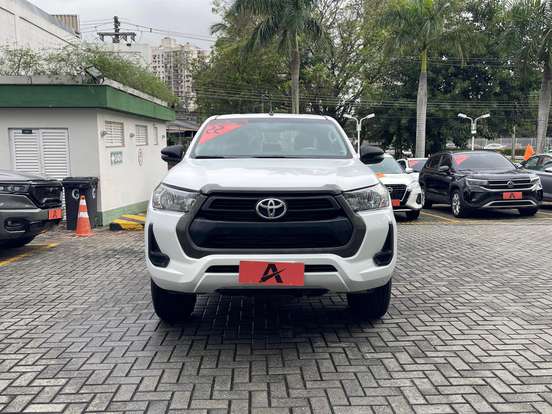 TOYOTA-HILUX-2.8 D-4D TURBO DIESEL CD POWER PACK 4X4 MANUAL TOYOTA-HILUX-2022