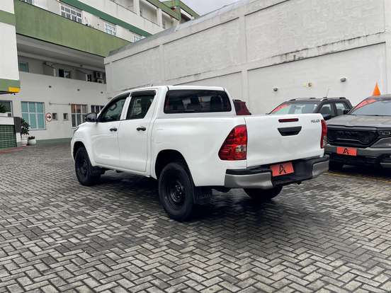 TOYOTA-HILUX-2.8 D-4D TURBO DIESEL CD POWER PACK 4X4 MANUAL TOYOTA-HILUX-2022