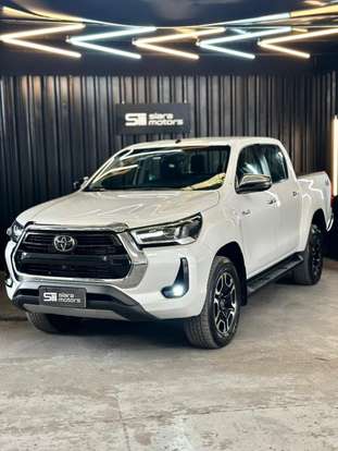 TOYOTA-HILUX-2023