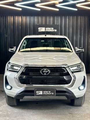 TOYOTA-HILUX-2023