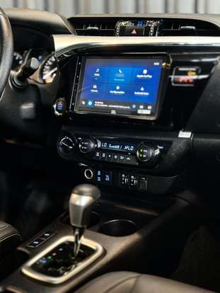 TOYOTA-HILUX-2023