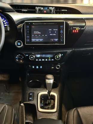 TOYOTA-HILUX-2017