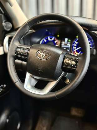 TOYOTA-HILUX-2017