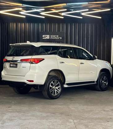 TOYOTA-HILUX SW4-2018