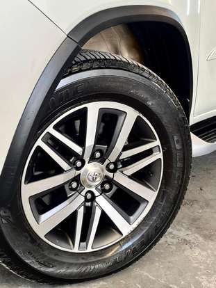 TOYOTA-HILUX SW4-2018