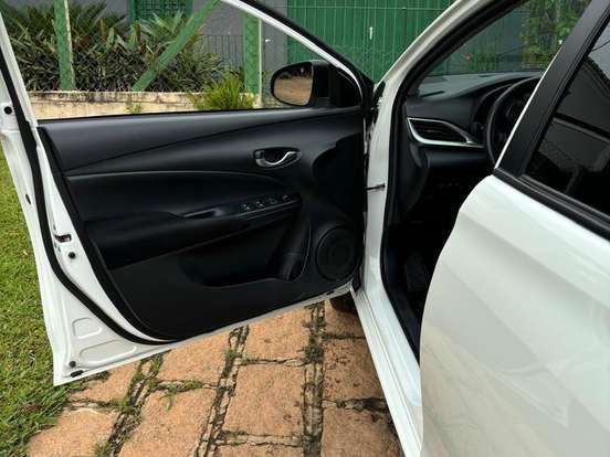 TOYOTA-YARIS-1.5 16V FLEX SEDAN XL PLUS CONNECT MULTIDRIVE TOYOTA-YARIS-2020