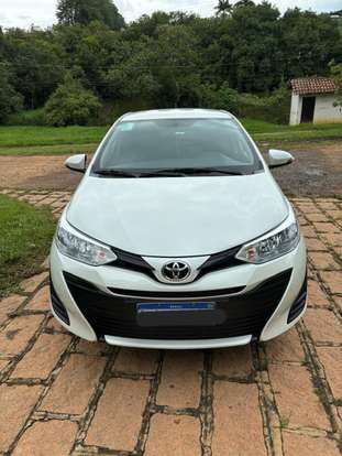 TOYOTA-YARIS-2020