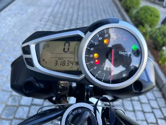 TRIUMPH-SPEED TRIPLE ABS-2014