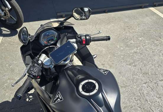 TRIUMPH-DAYTONA 660-2024