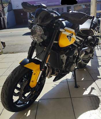 TRIUMPH-TRIDENT 660-2025