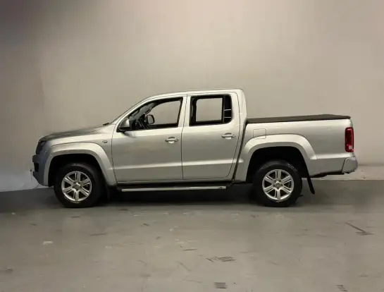 VOLKSWAGEN-AMAROK-2012
