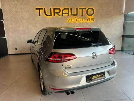 VOLKSWAGEN-GOLF-2014
