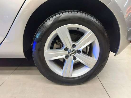 VOLKSWAGEN-GOLF-2014
