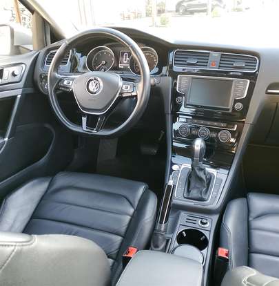 VOLKSWAGEN-GOLF-2016