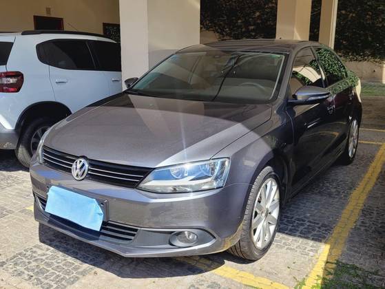 VOLKSWAGEN JETTA 2.0 COMFORTLINE FLEX 4P TIPTRONIC