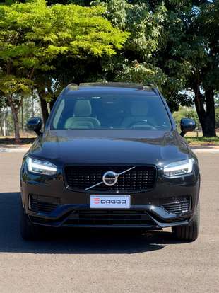 VOLVO-XC90-2022