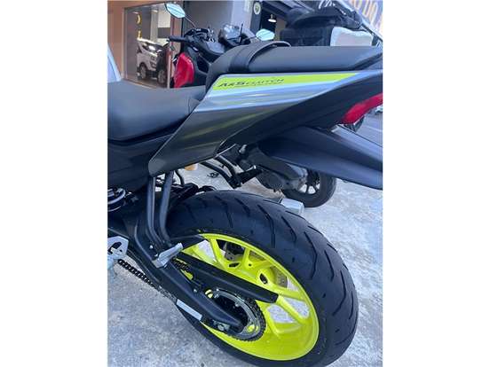 YAMAHA-YZF R15-2024