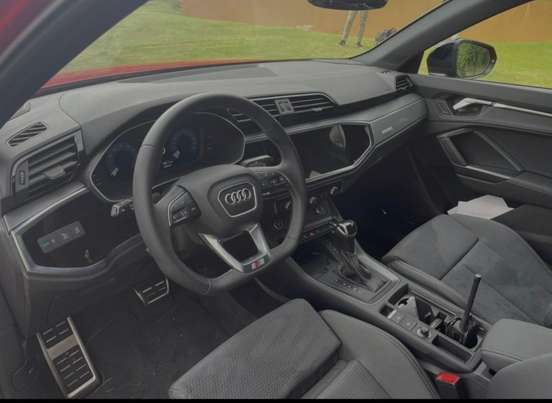 AUDI-Q3-2023