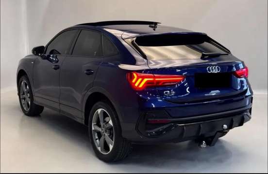 AUDI-Q3-2023
