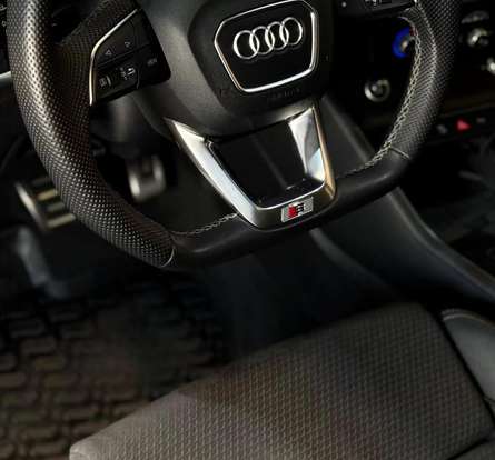 AUDI-Q3-2023