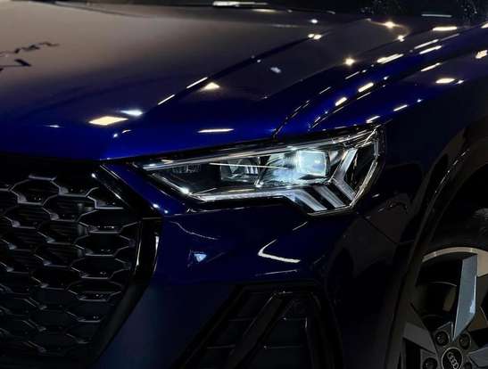 AUDI-Q3-2023