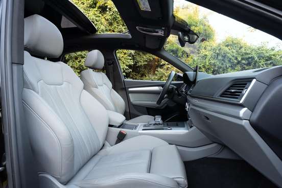 AUDI-Q5-2023