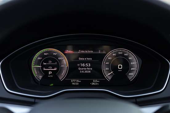 AUDI-Q5-2023