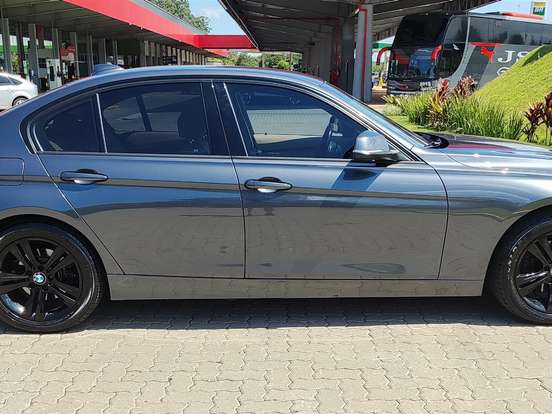 BMW-320i-2.0 SPORT 16V TURBO ACTIVE FLEX 4P AUTOMÁTICO BMW-320i-2017