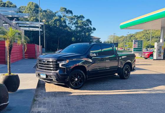 CHEVROLET SILVERADO 5.3 V8 GASOLINA 1500 HIGH COUNTRY 4X4 AUTOMÁTICO