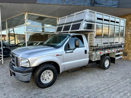 FORD F-350 2.8 TURBO DIESEL 2P MANUAL FORD F-350 2.8 TURBO DIESEL 2P MANUAL