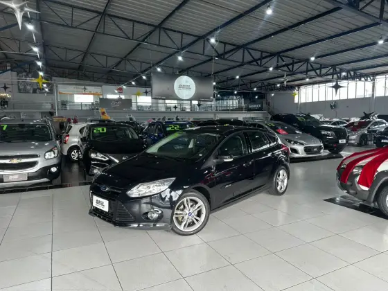 FORD FOCUS 2.0 SE 16V FLEX 4P POWERSHIFT FORD FOCUS 2.0 SE 16V FLEX 4P POWERSHIFT