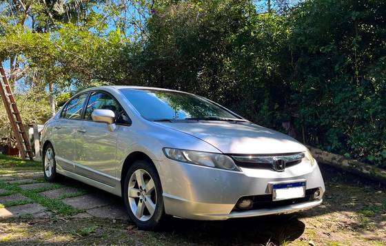 HONDA CIVIC 1.8 LXS 16V GASOLINA 4P AUTOMÁTICO