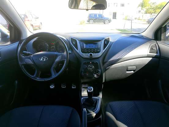 HYUNDAI-HB20X-1.6 16V STYLE FLEX 4P MANUAL HYUNDAI-HB20X-2015