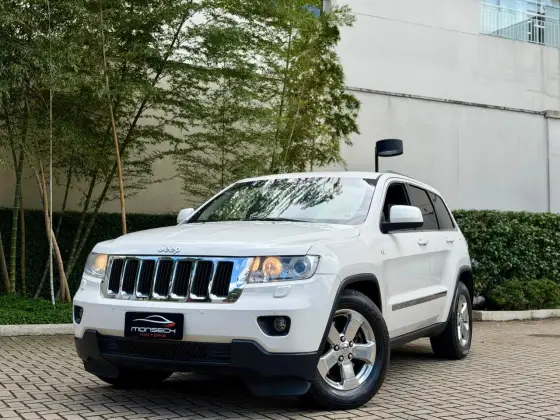 JEEP GRAND CHEROKEE 3.6 LAREDO 4X4 V6 24V GASOLINA 4P AUTOMÁTICO JEEP GRAND CHEROKEE 3.6 LAREDO 4X4 V6 24V GASOLINA 4P AUTOMÁTICO