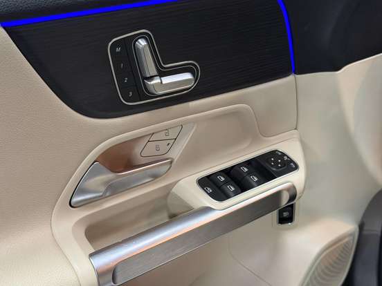 MERCEDES-BENZ-GLB 200-2021