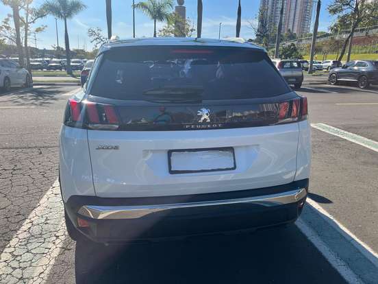 PEUGEOT-3008-2018