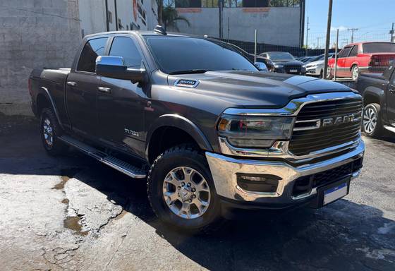 RAM 3500 6.7 I6 TURBO DIESEL LARAMIE CD 4X4 AUTOMÁTICO