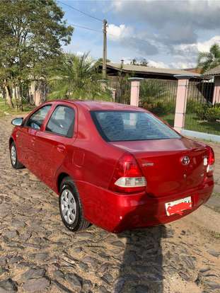 TOYOTA-ETIOS-2013