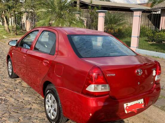 TOYOTA-ETIOS-1.5 X SEDAN 16V FLEX 4P MANUAL TOYOTA-ETIOS-2013