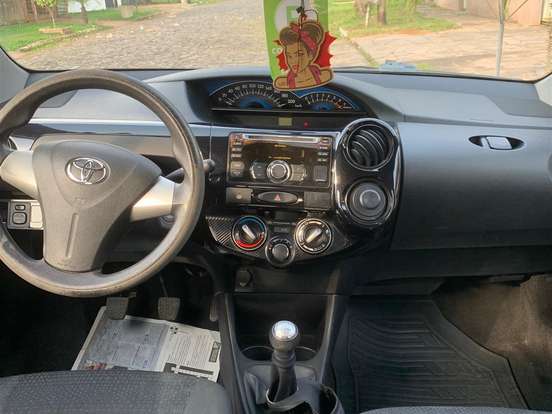 TOYOTA-ETIOS-1.5 X SEDAN 16V FLEX 4P MANUAL TOYOTA-ETIOS-2013