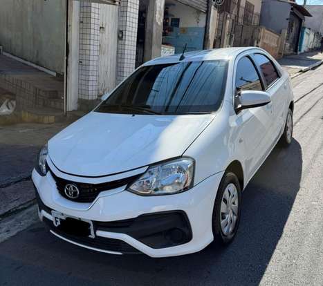 TOYOTA-ETIOS-2017